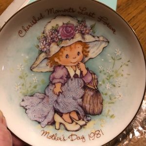 Vintage Avon Mothers Day plate collection